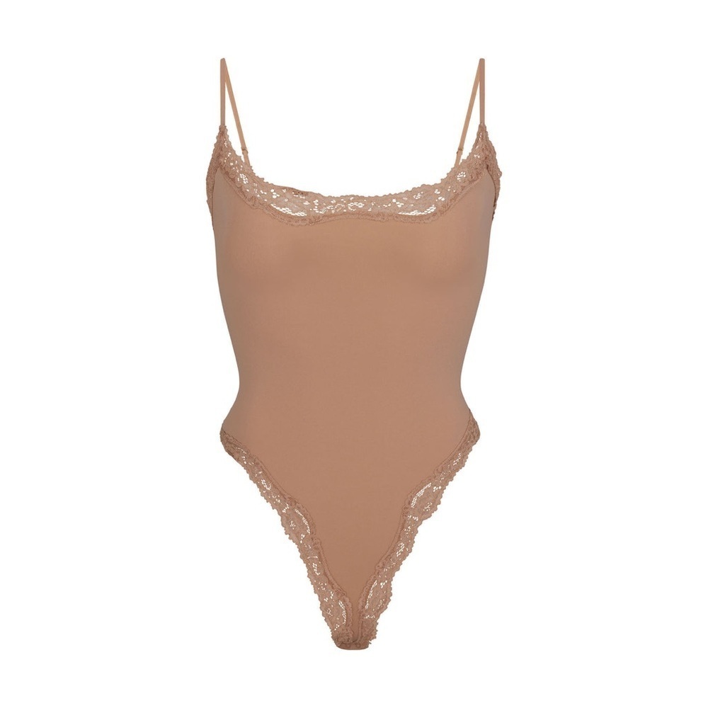 FITS EVERYBODY CORDED LACE CAMI
BODYSUIT SENNA SIZE 3X